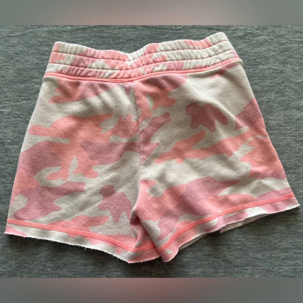 Justice kids girls size medium 10‎ camouflage pink white cotton rough hem shorts